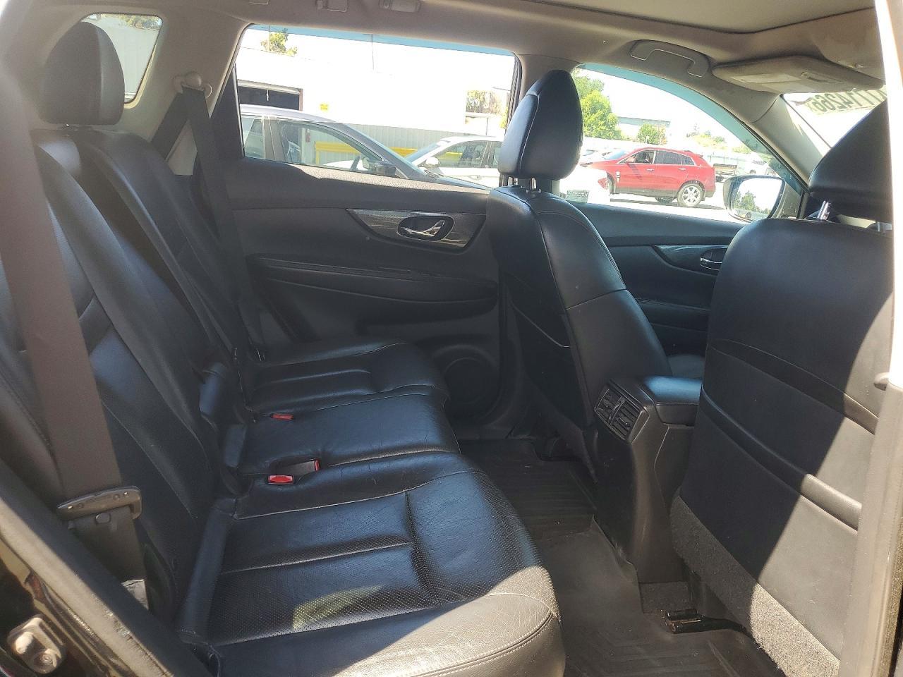 2015 NISSAN ROGUE
