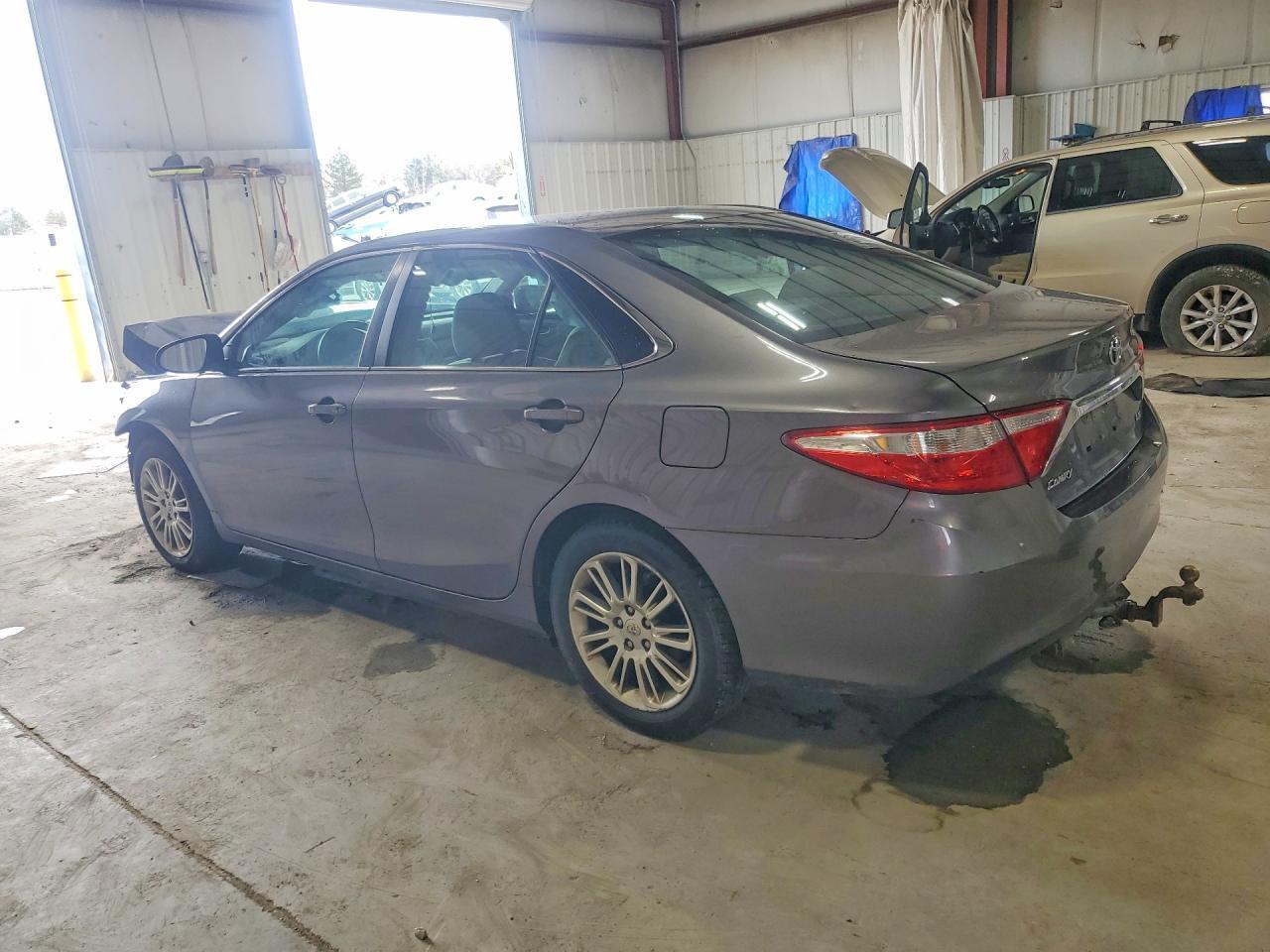 2015 TOYOTA CAMRY