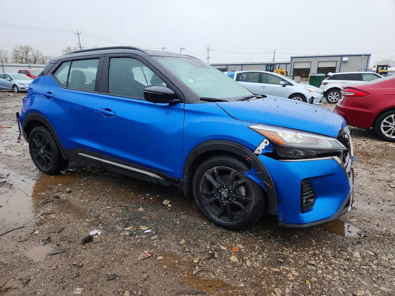 2023 NISSAN KICKS