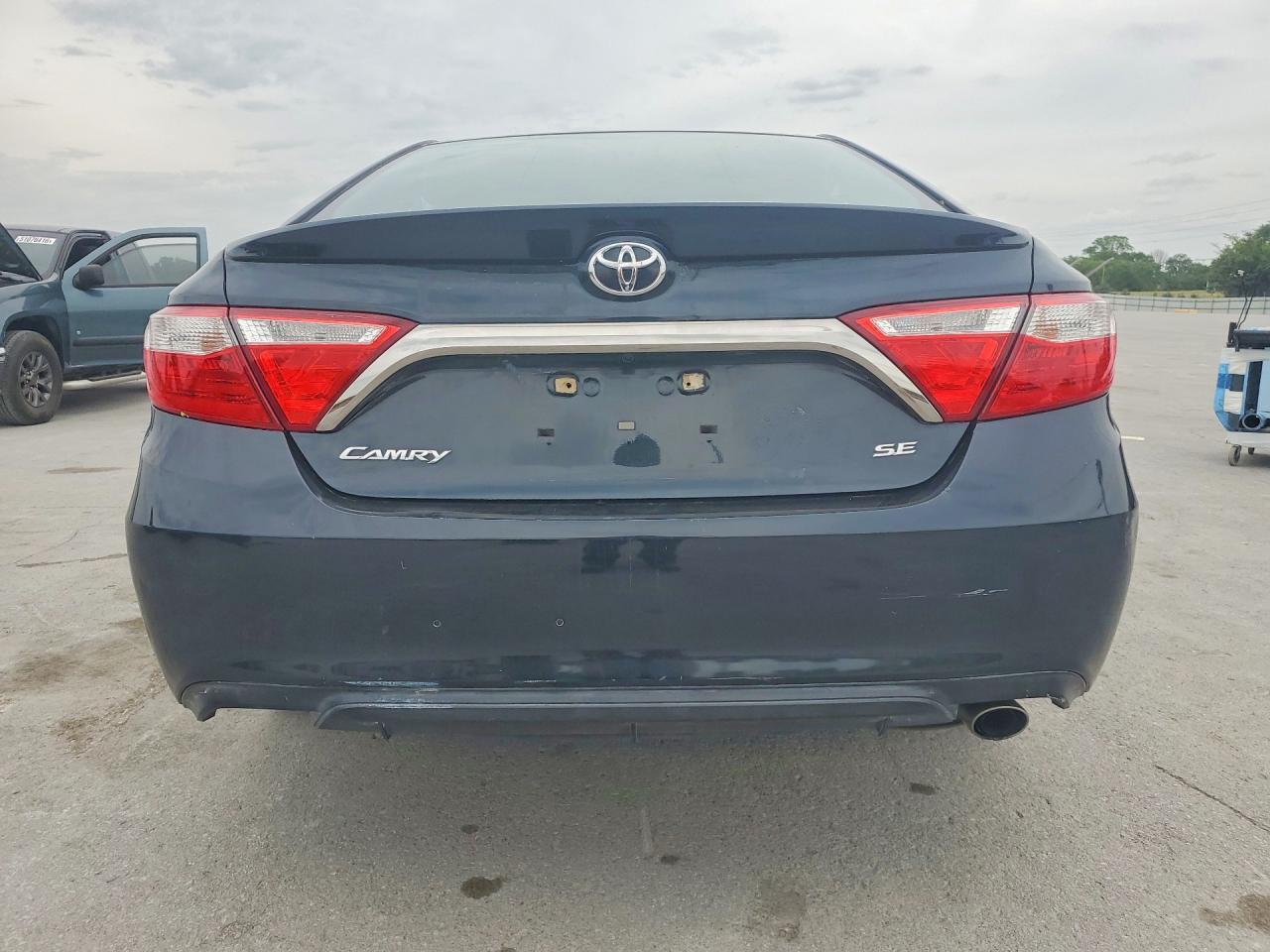 2016 TOYOTA CAMRY