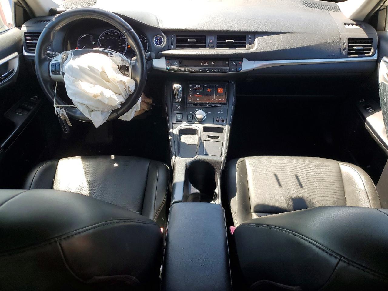 2011 LEXUS CT 200