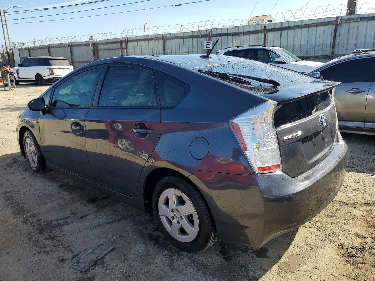 2011 TOYOTA PRIUS