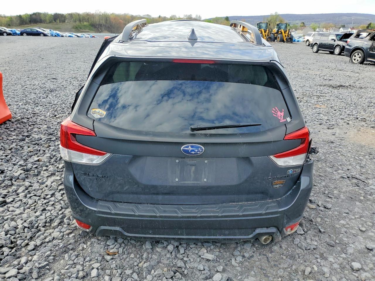 2022 SUBARU FORESTER