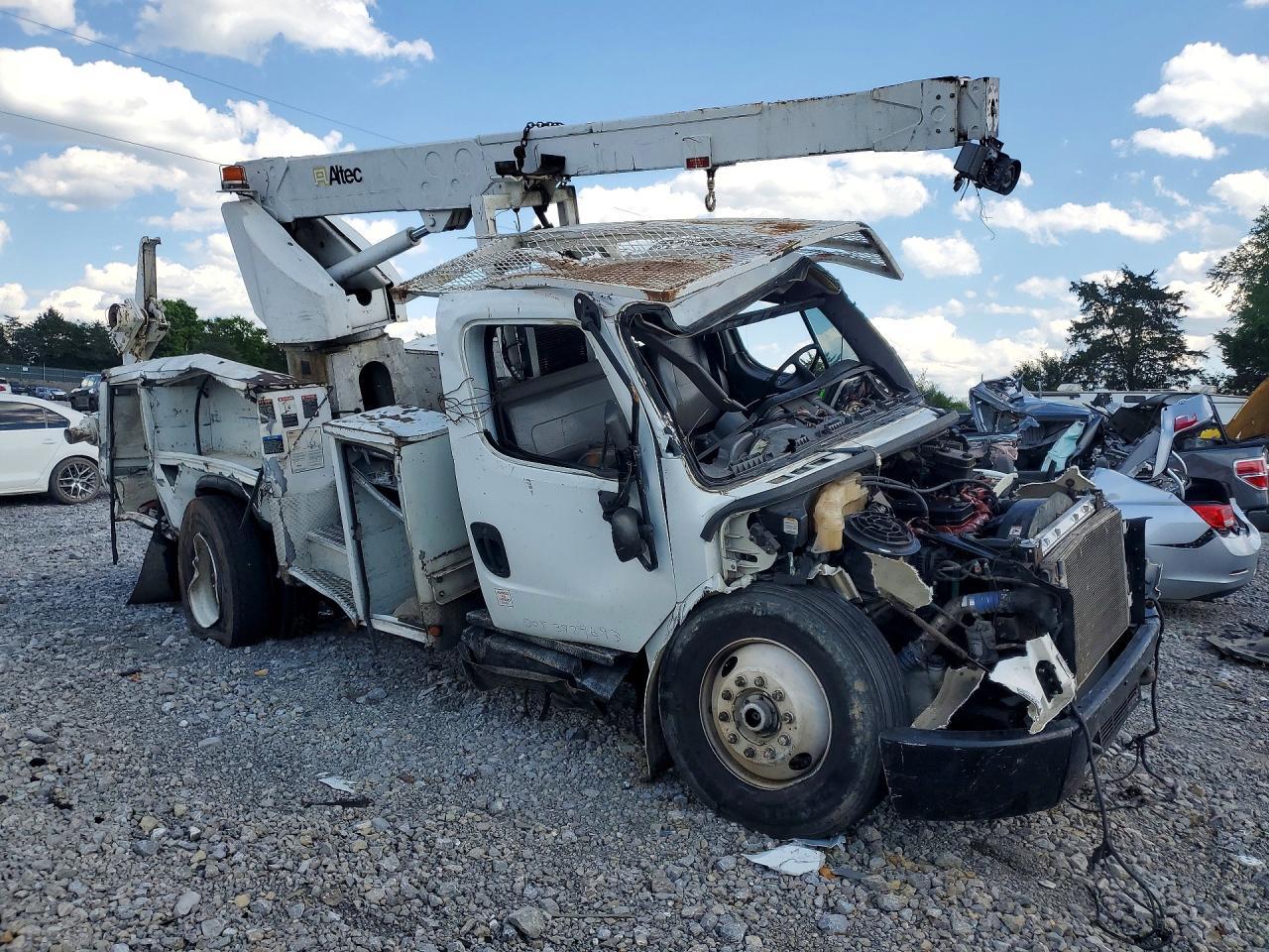 2013 FREIGHTLINER M2 106