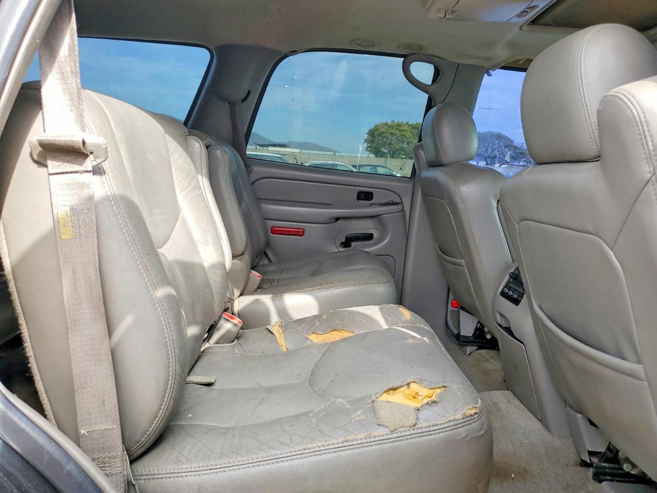 2004 CHEVROLET Tahoe