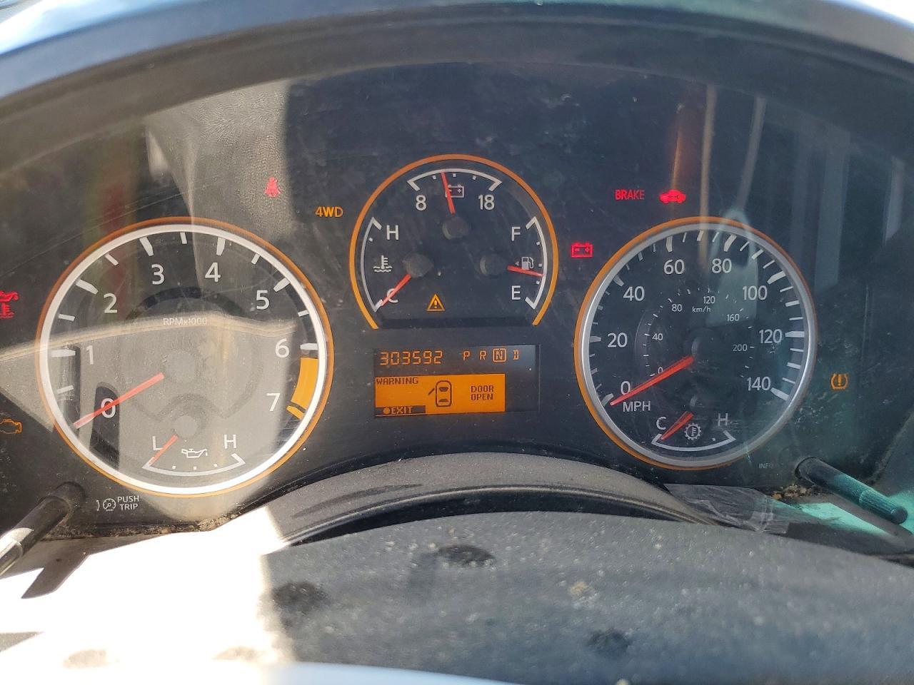 2014 NISSAN Titan