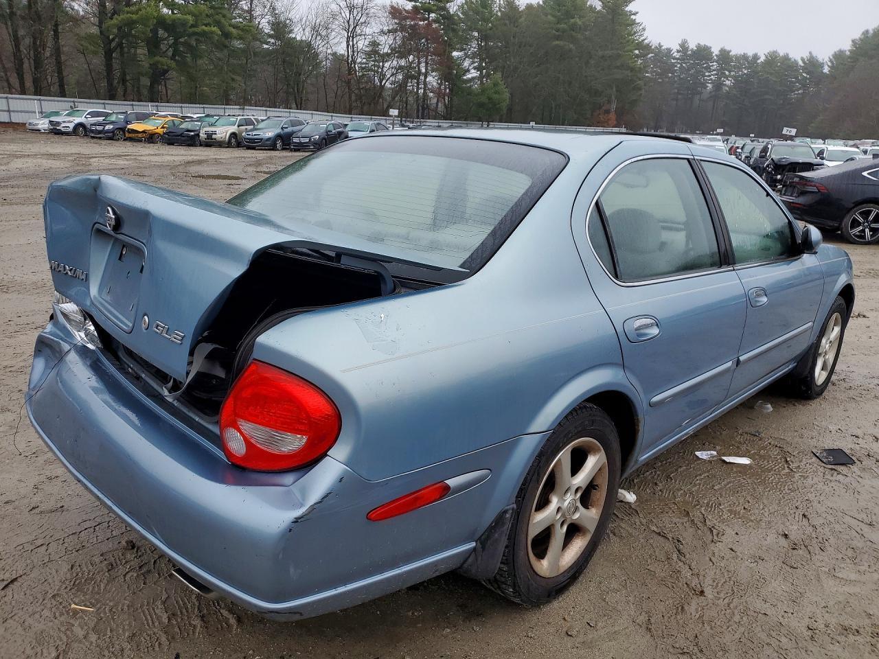2001 NISSAN Maxima
