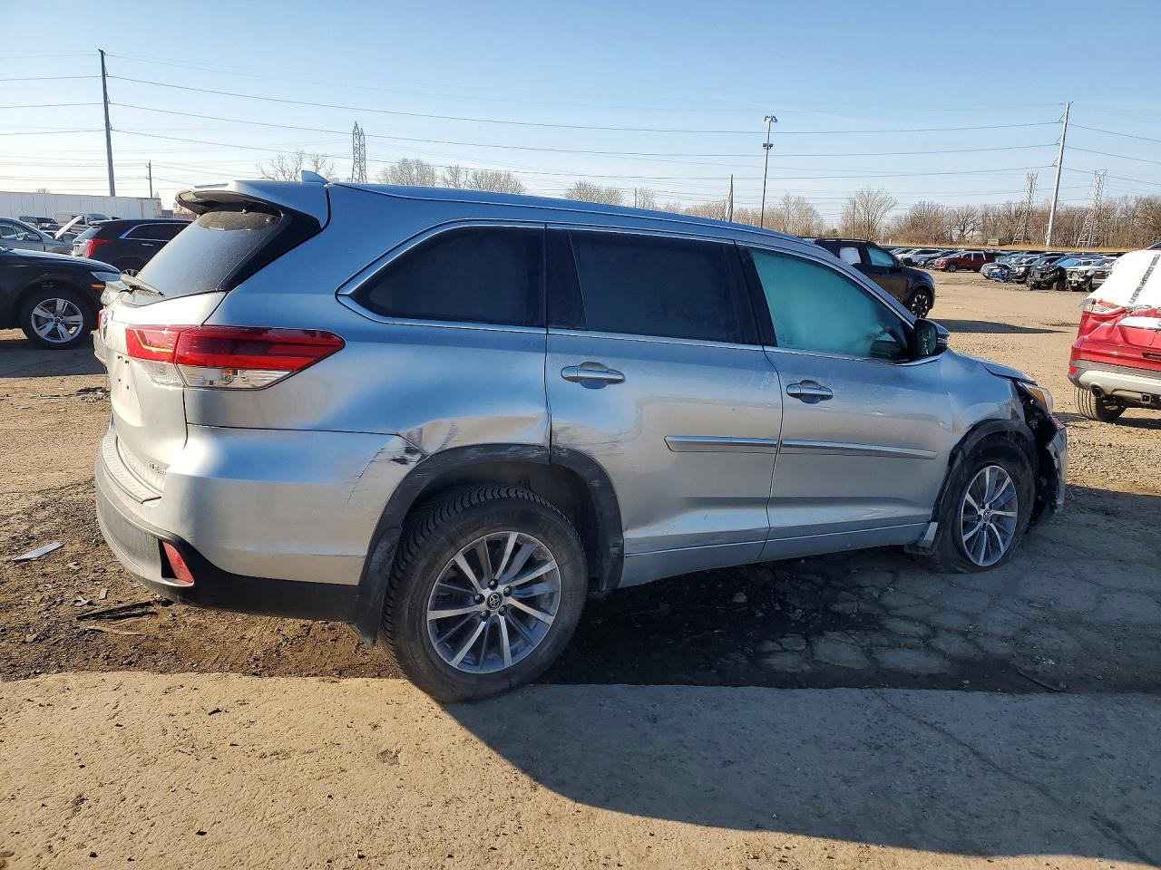 2017 TOYOTA HIGHLANDER