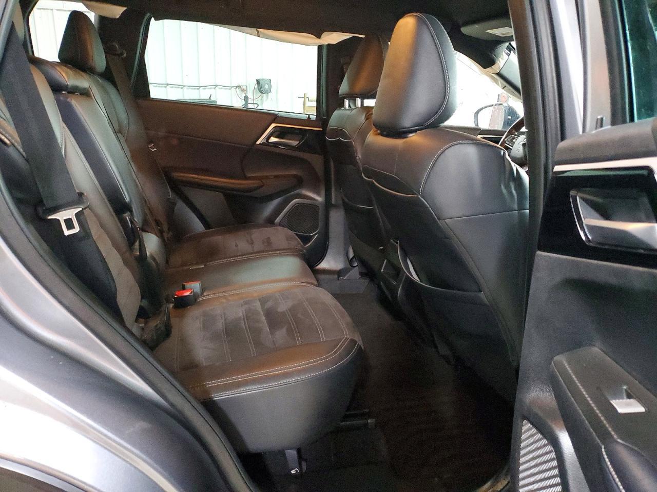 2023 MITSUBISHI outlander