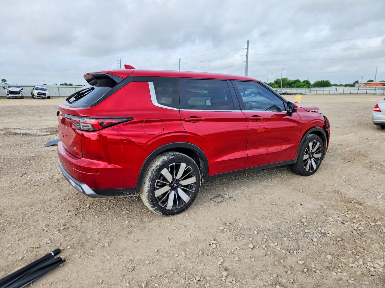 2025 MITSUBISHI outlander