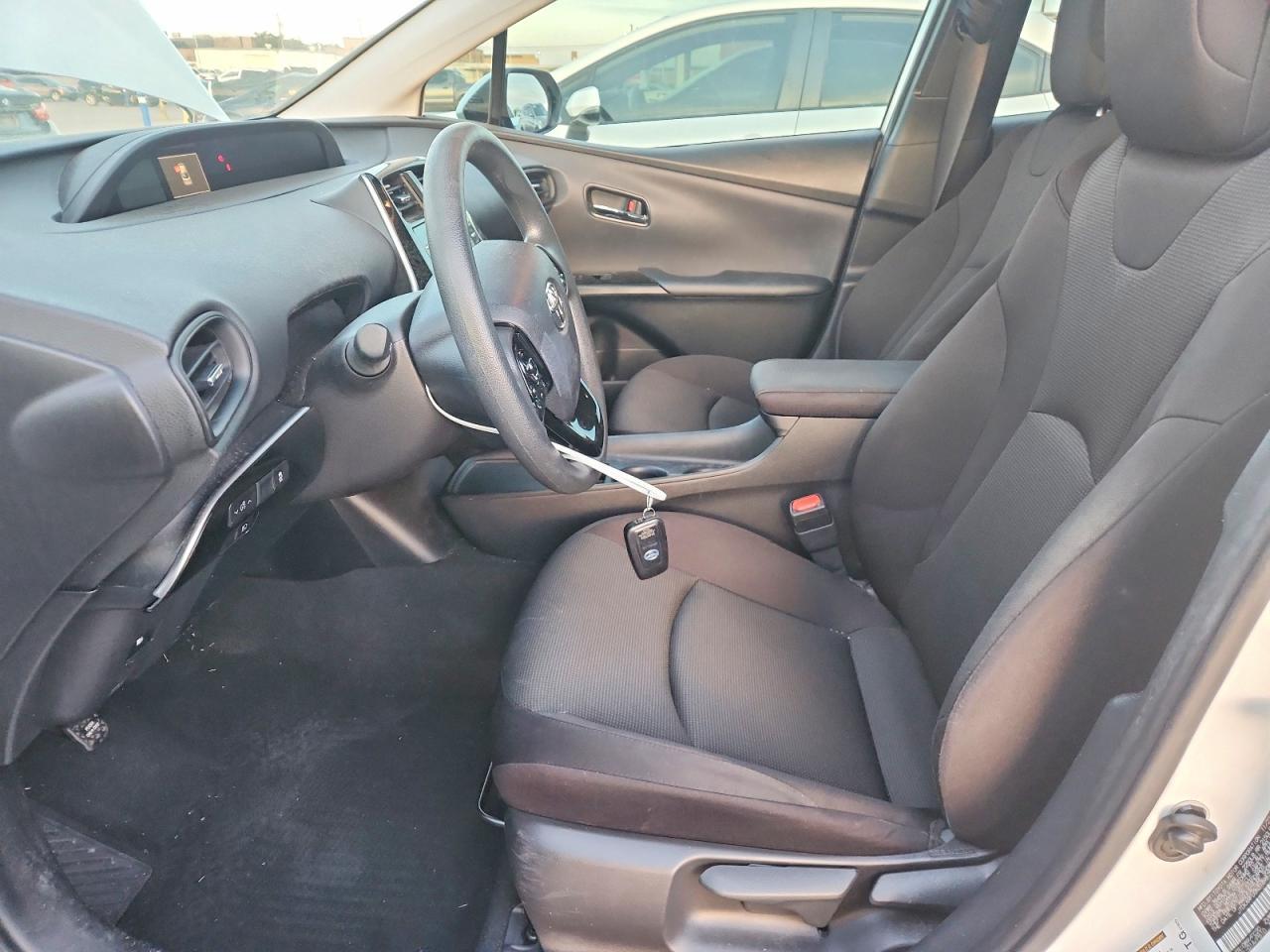 2022 TOYOTA PRIUS