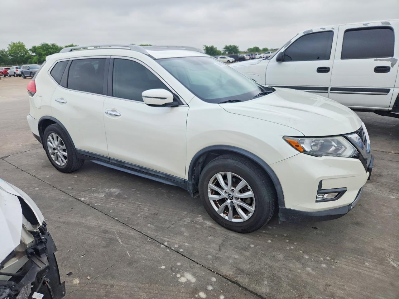 2017 NISSAN ROGUE