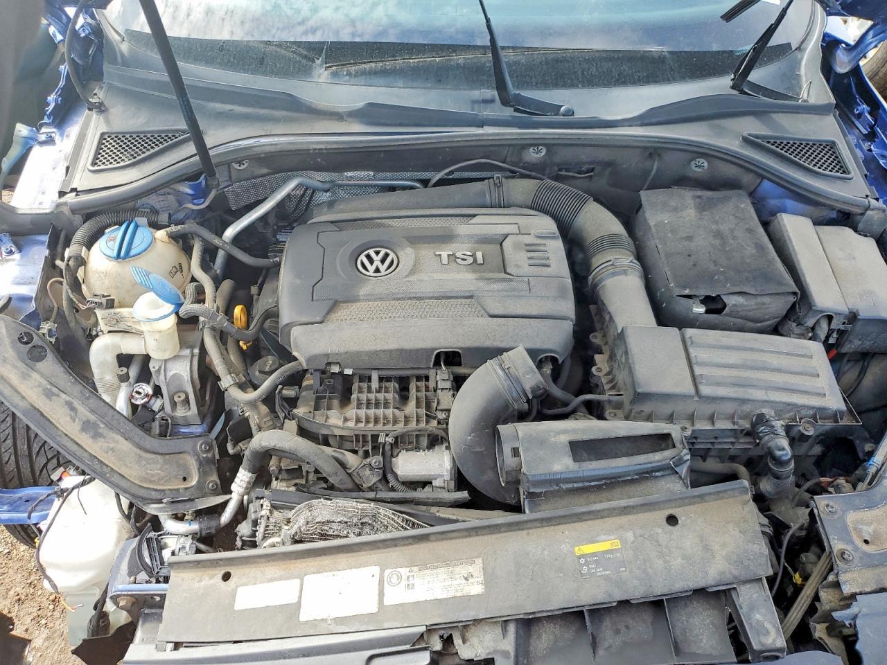 2017 VOLKSWAGEN Passat