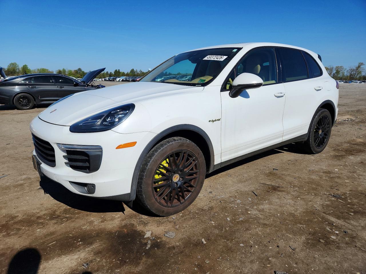 2015 PORSCHE CAYENNE