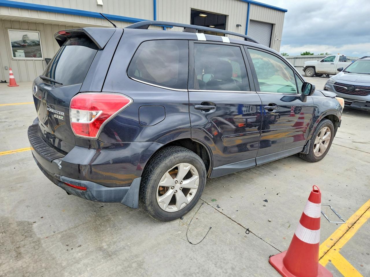 2015 SUBARU FORESTER