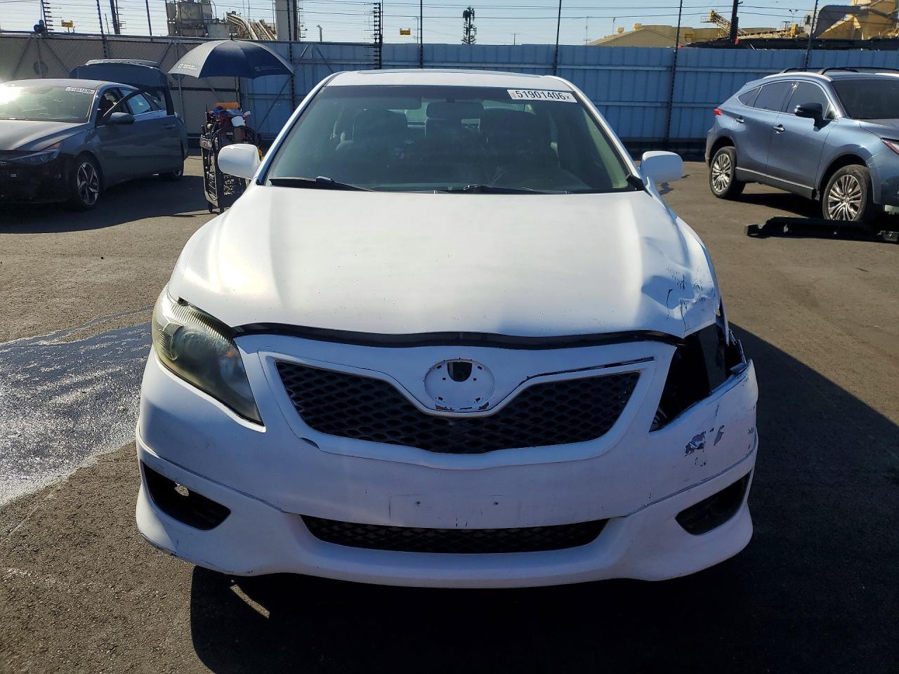 2011 TOYOTA CAMRY
