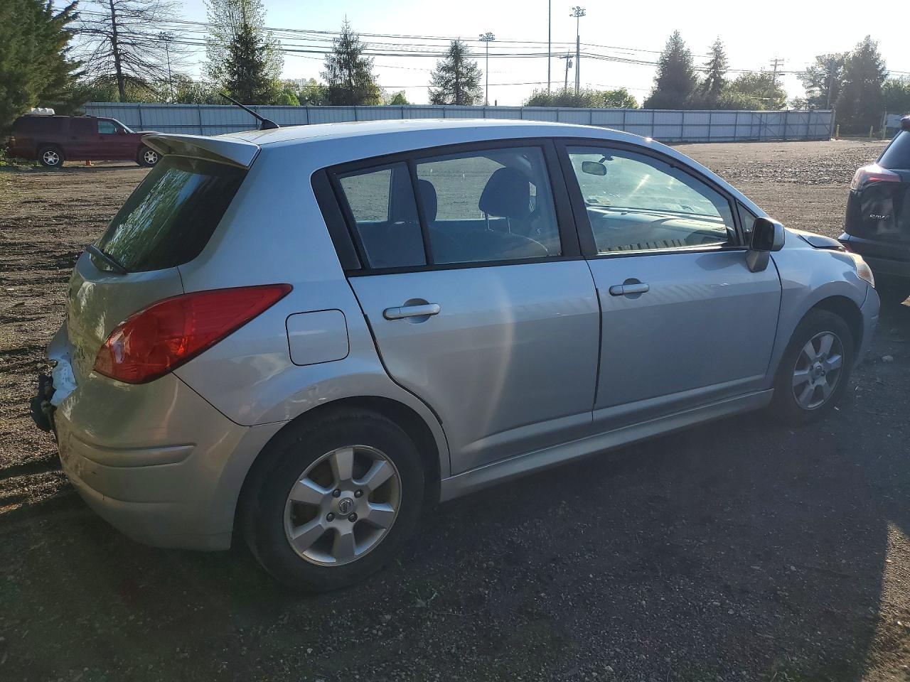 2010 NISSAN VERSA