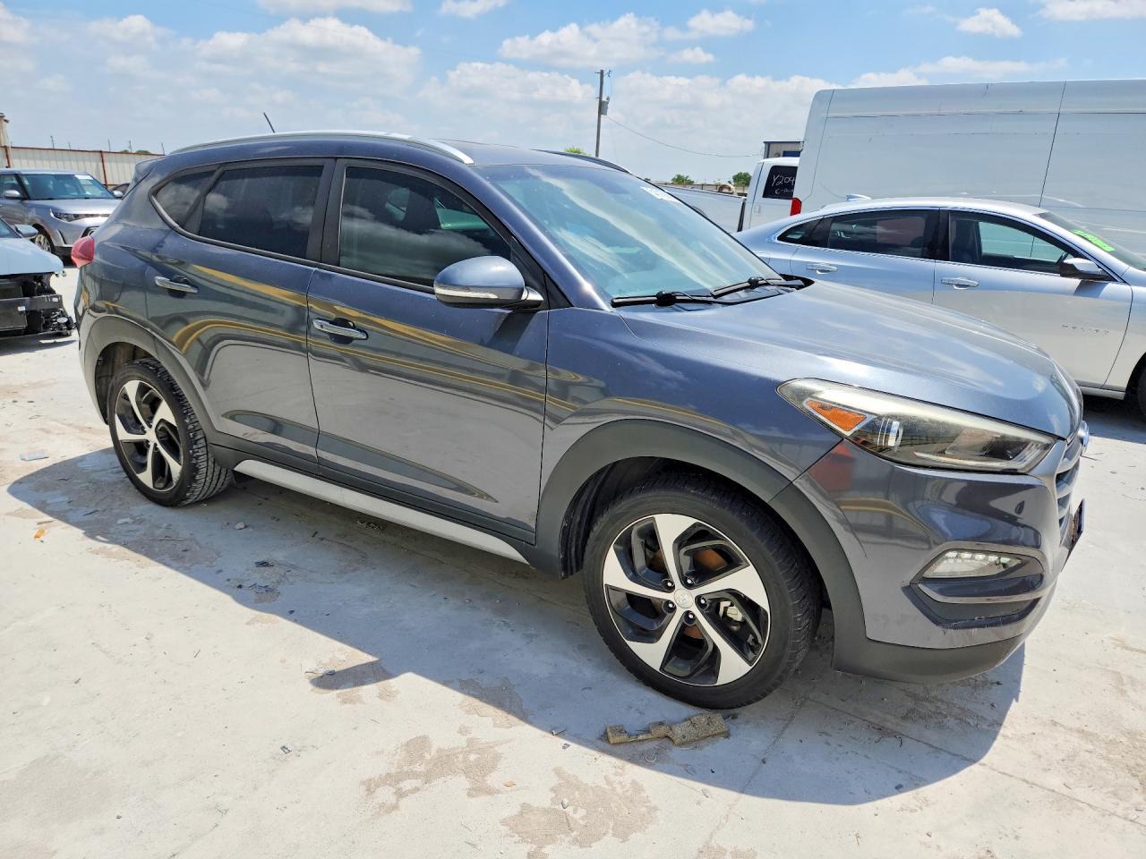 2017 HYUNDAI TUCSON