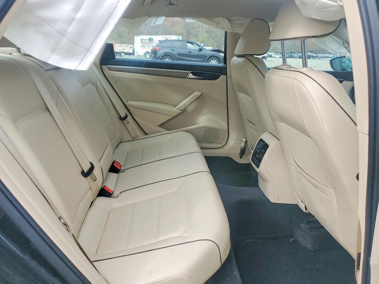2018 VOLKSWAGEN Passat