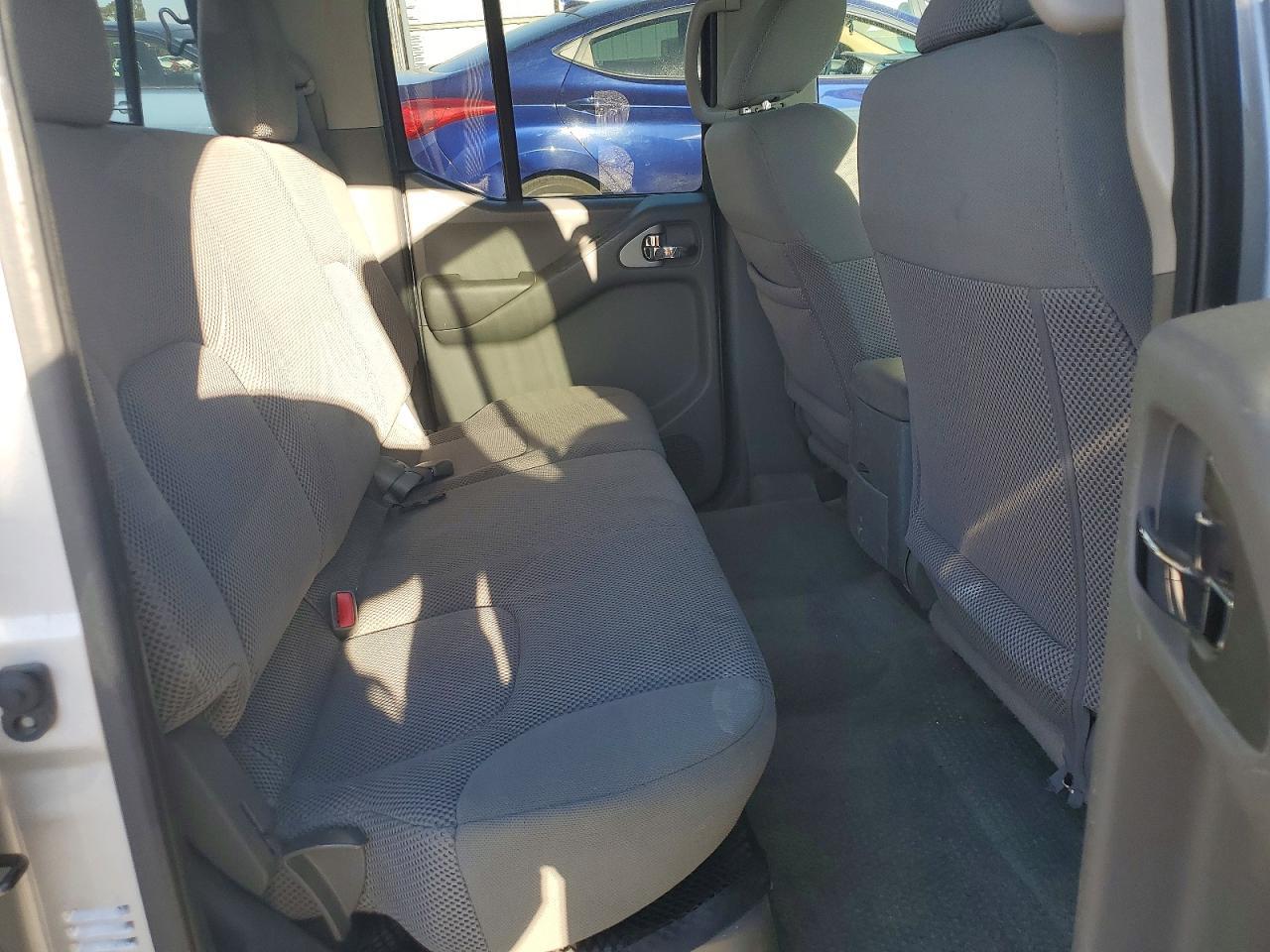 2016 NISSAN Frontier