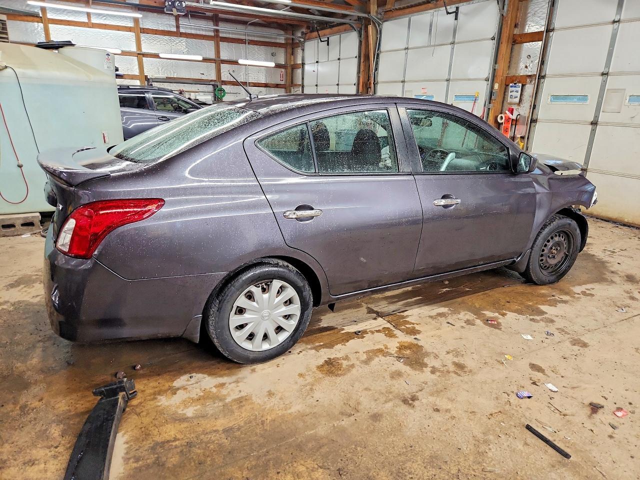 2015 NISSAN VERSA