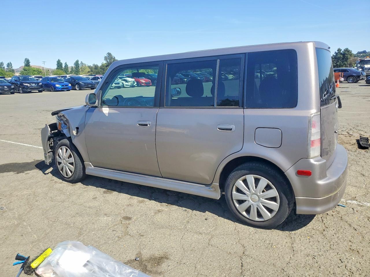 2005 TOYOTA SCION