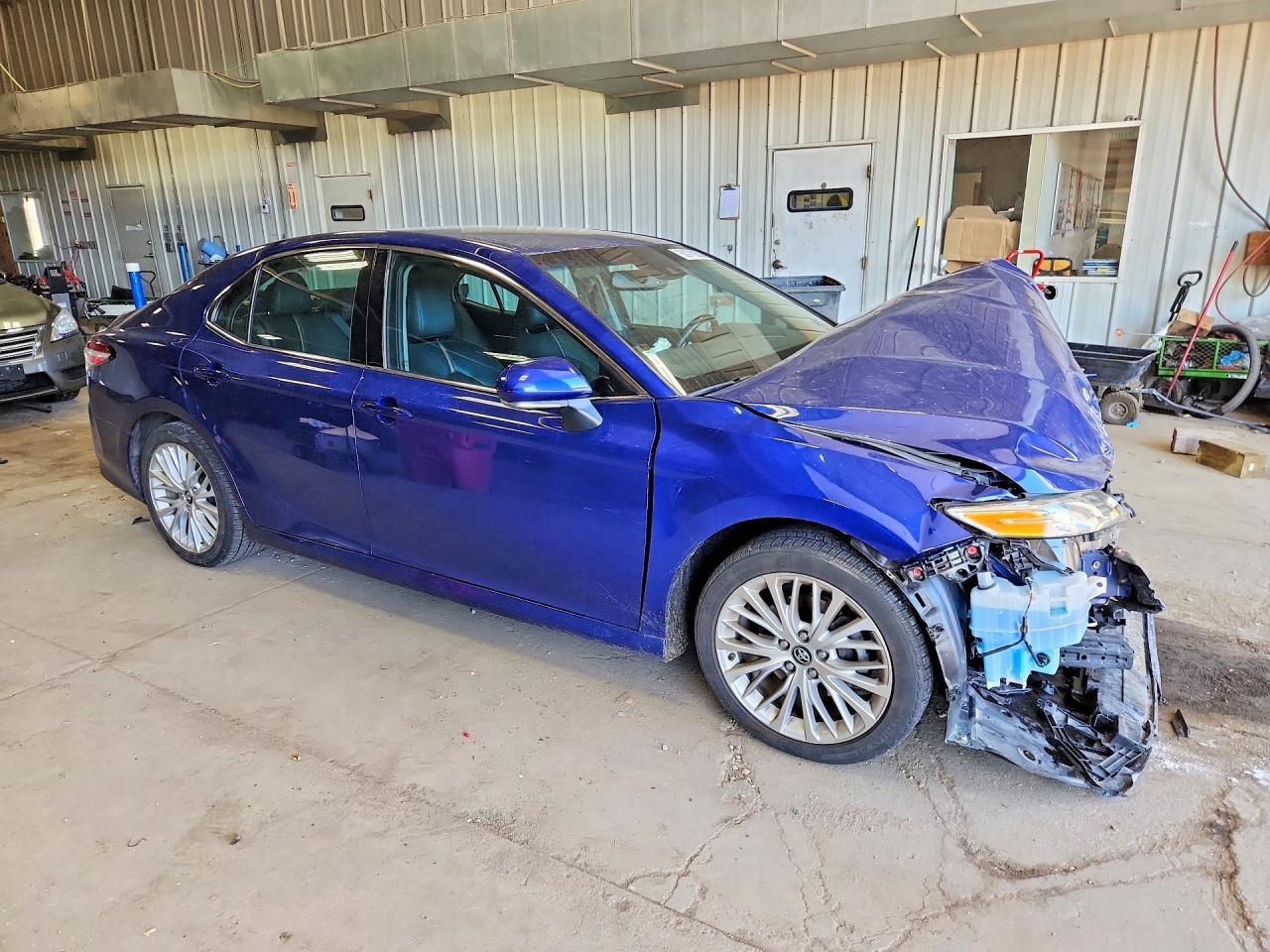 2018 TOYOTA CAMRY