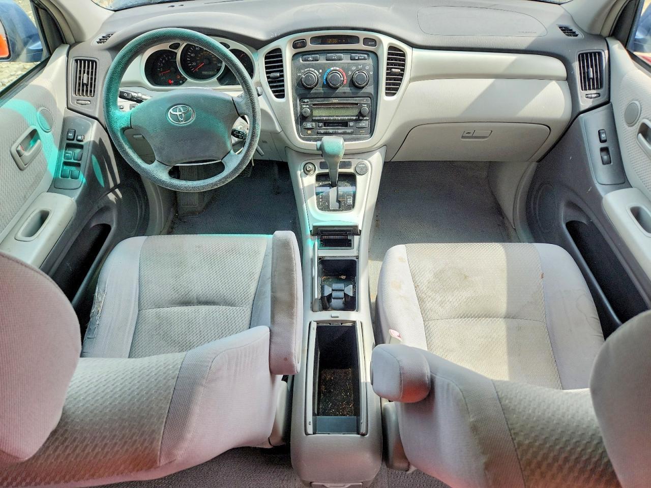 2004 TOYOTA HIGHLANDER