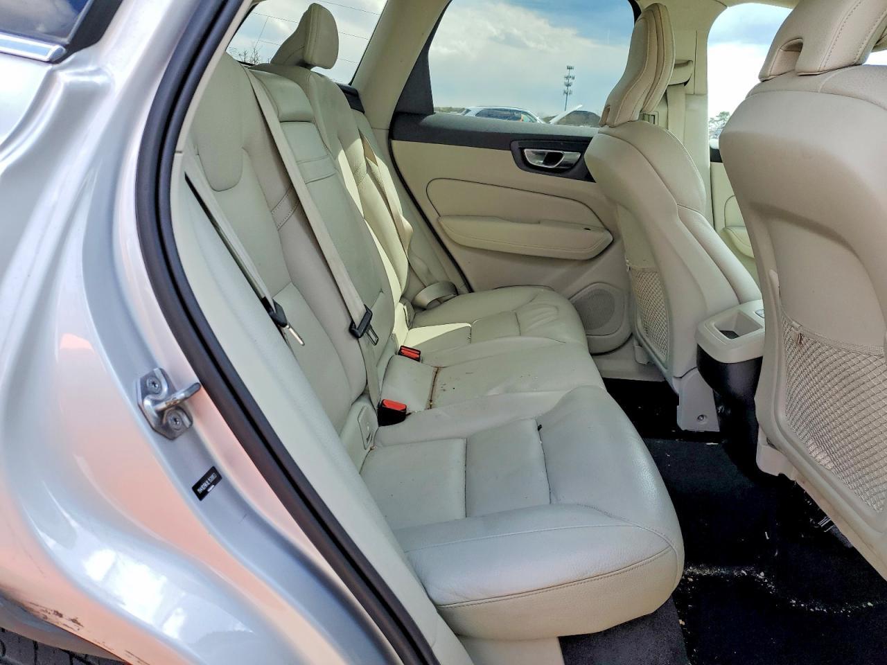 2020 VOLVO XC60