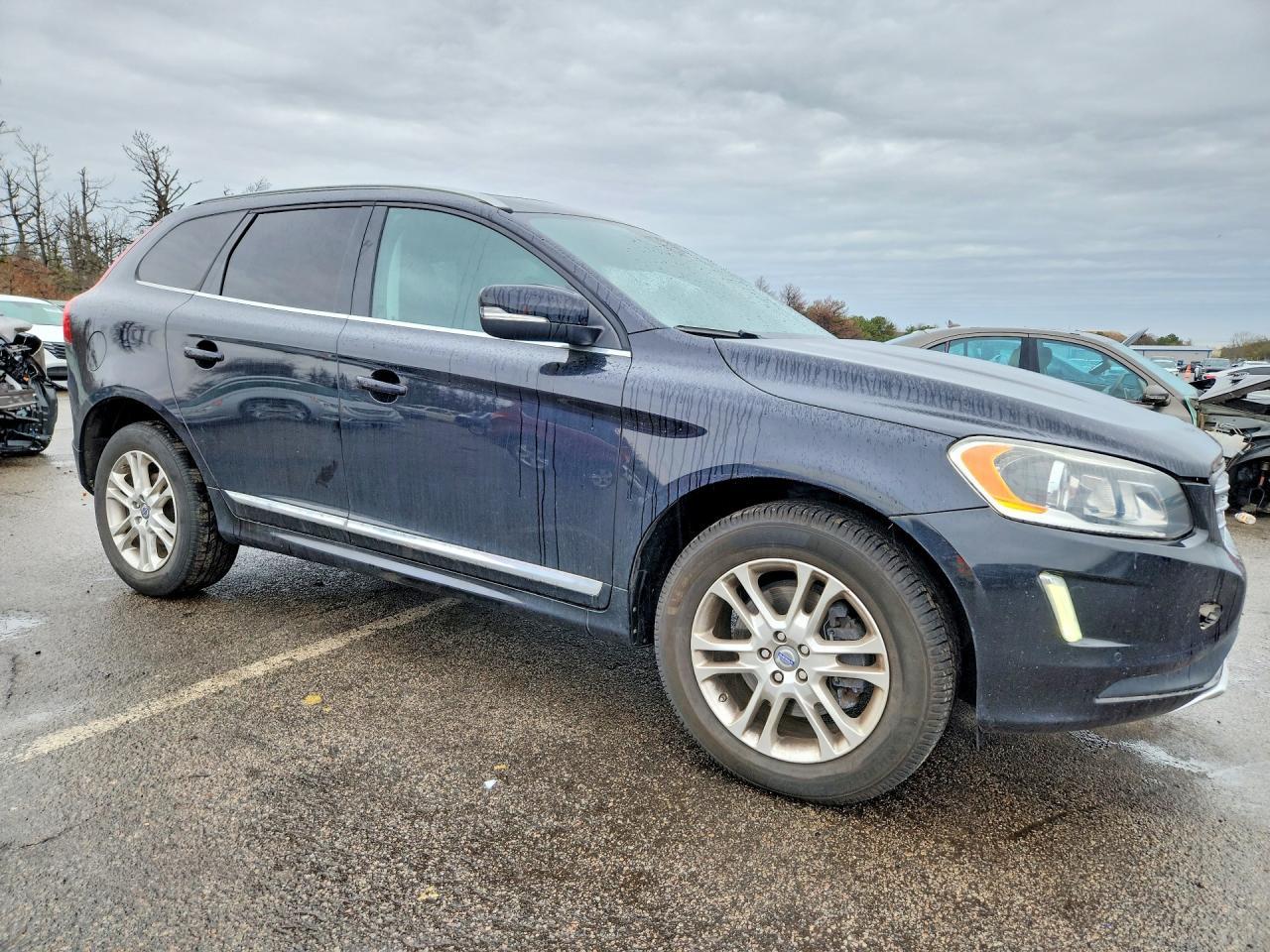 2015 VOLVO XC60
