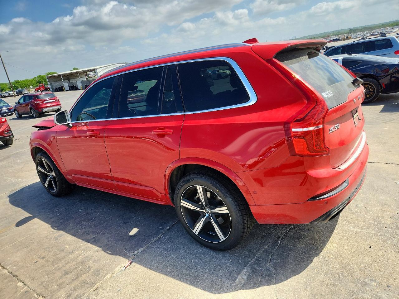 2016 VOLVO XC90