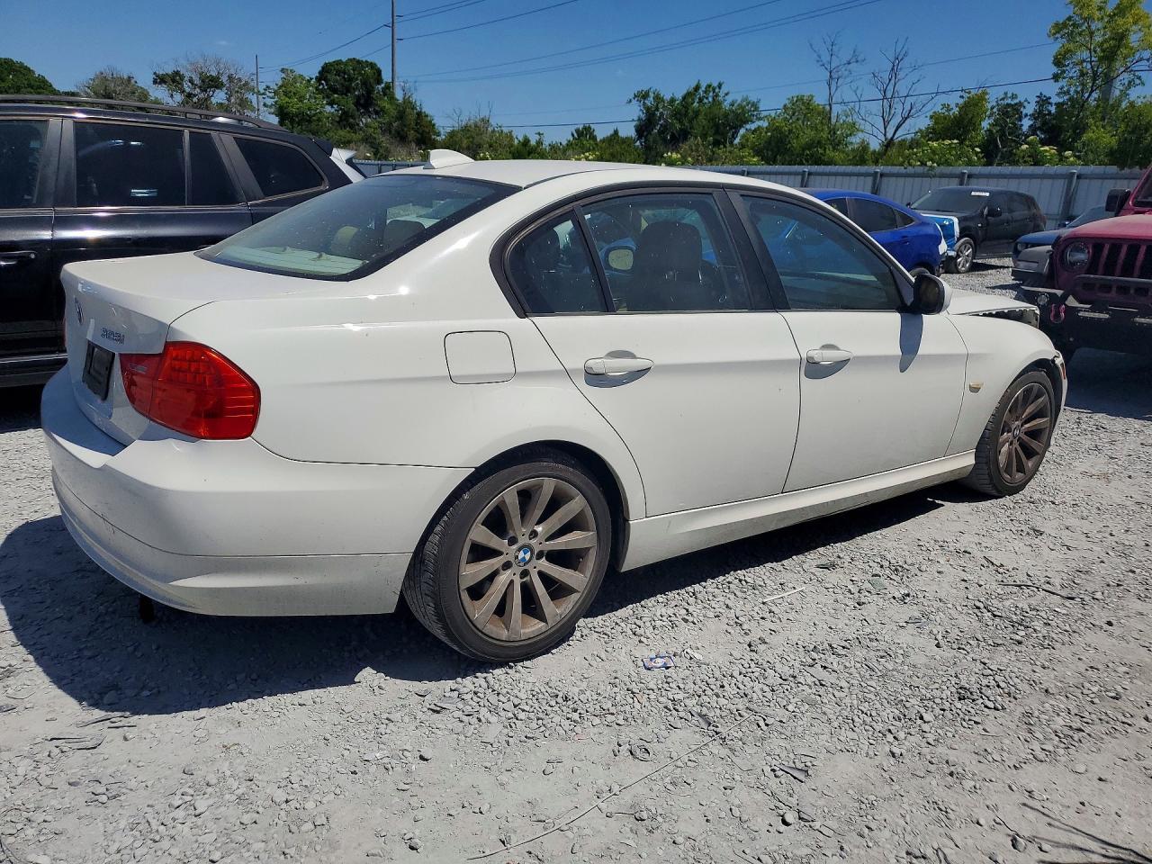 2011 BMW 3 SERIES