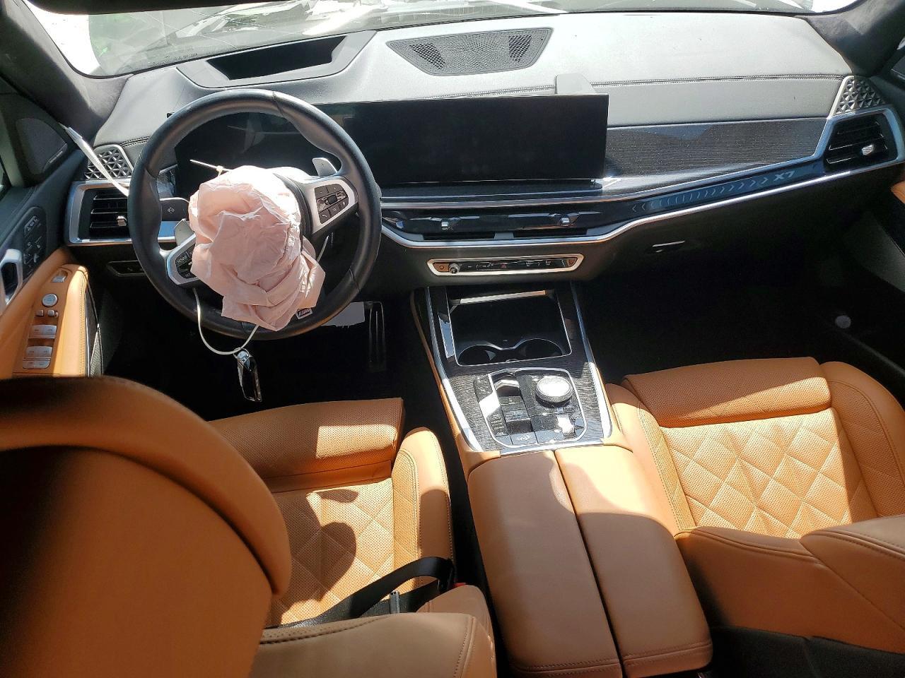 2025 BMW X7