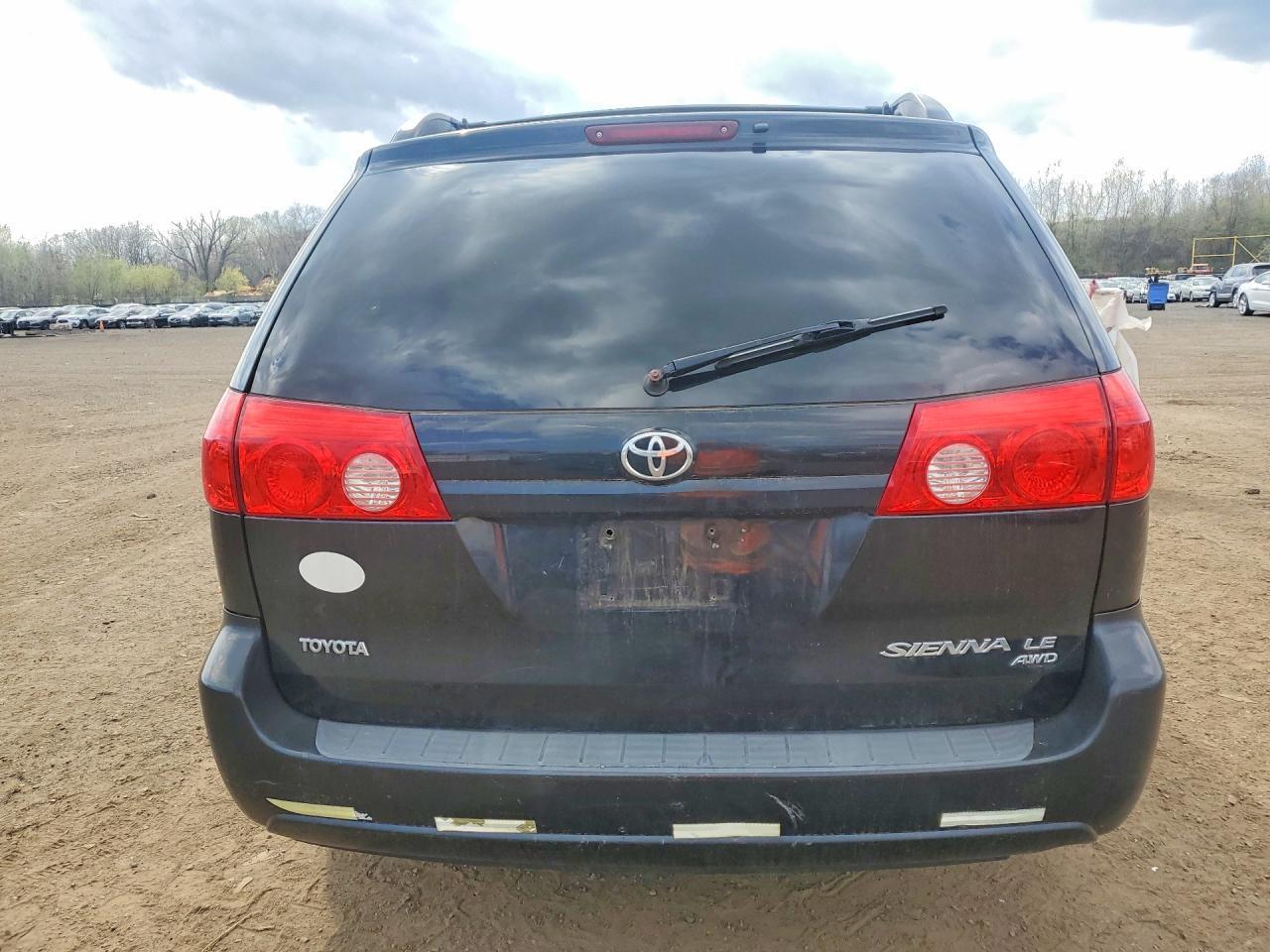 2009 TOYOTA SIENNA