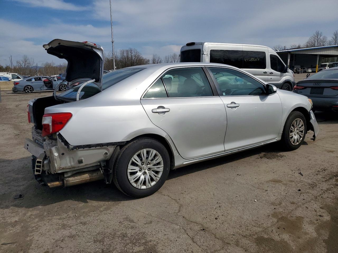 2014 TOYOTA CAMRY