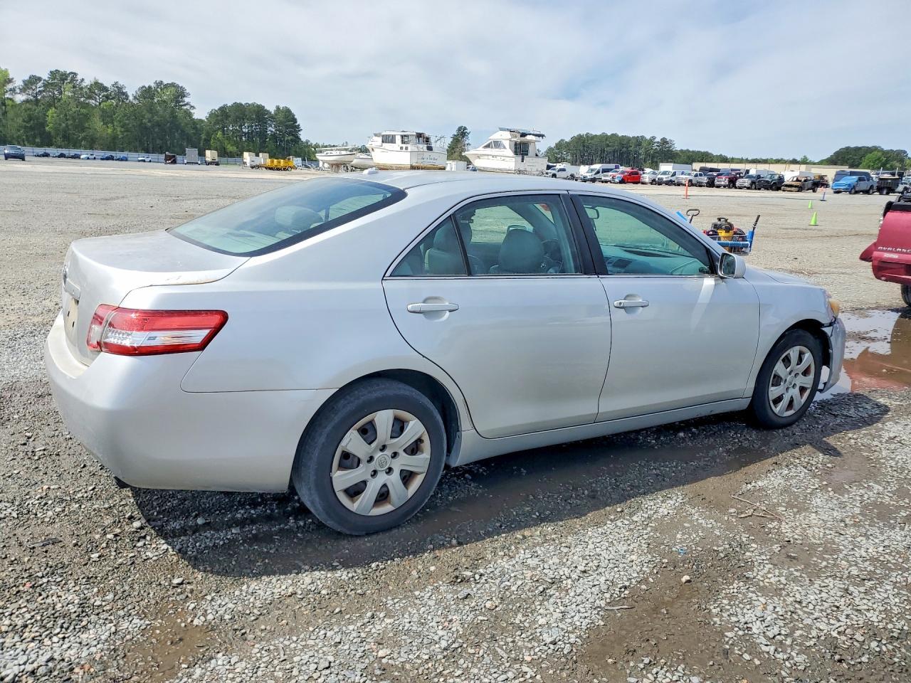 2011 TOYOTA CAMRY