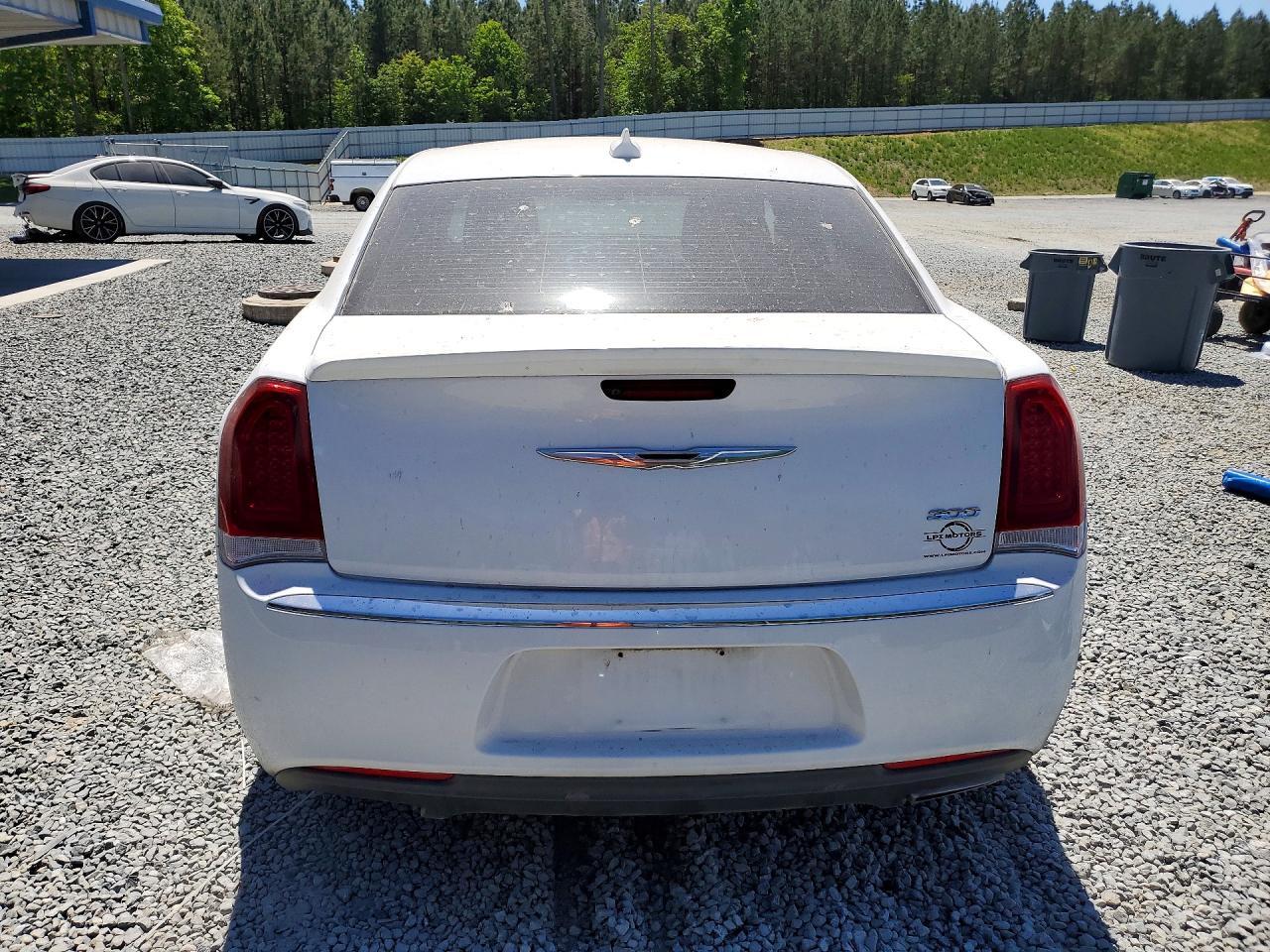 2016 CHRYSLER 300