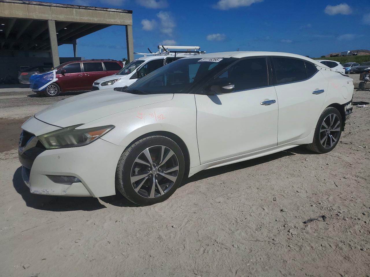 2017 NISSAN Maxima