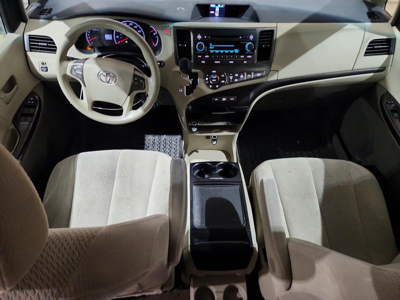 2013 TOYOTA SIENNA