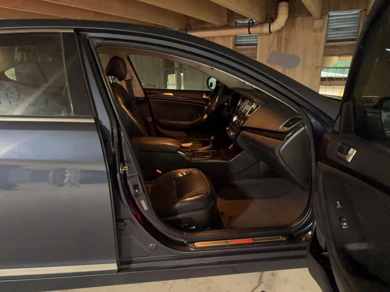 2014 KIA Cadenza