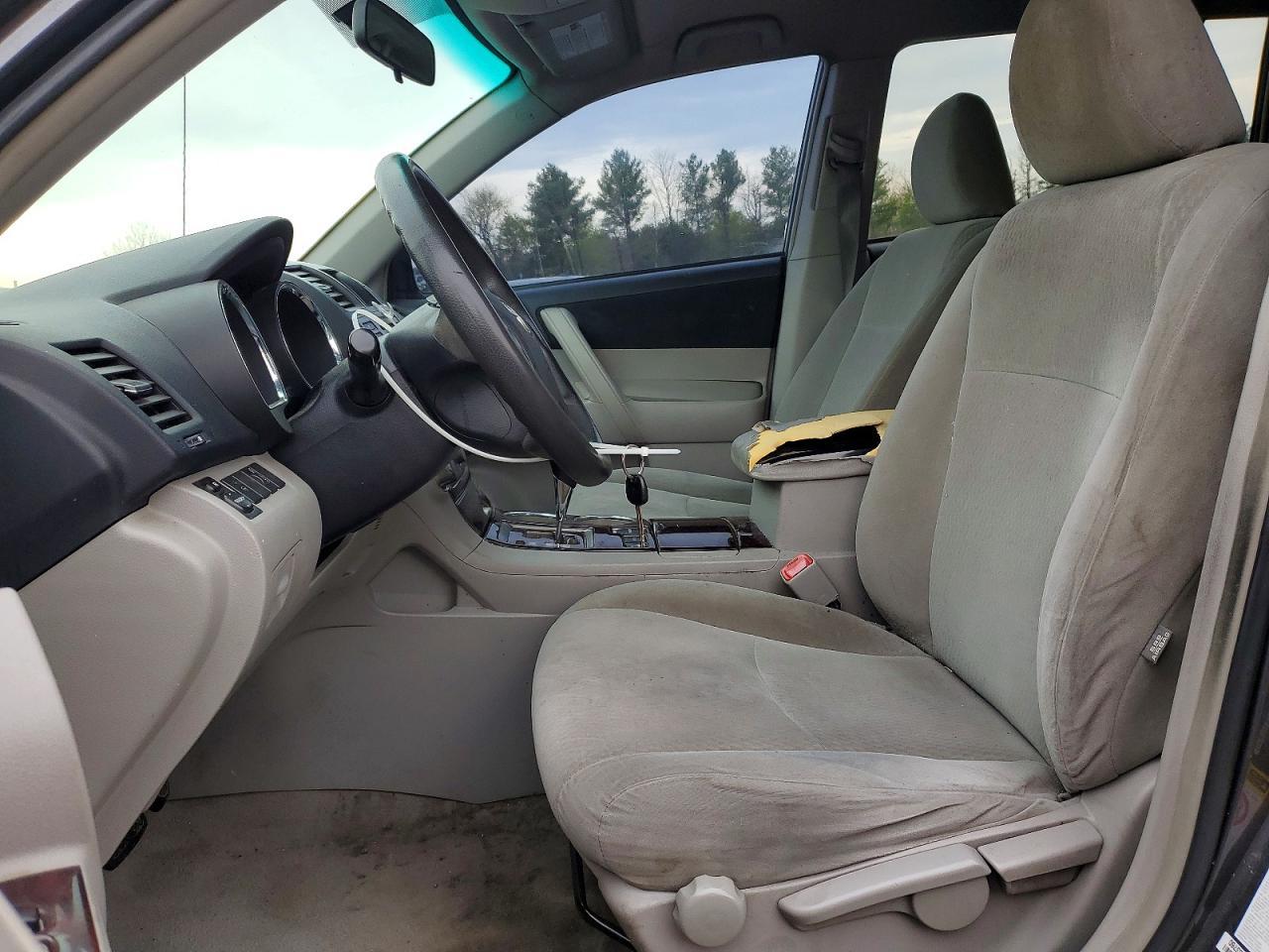 2010 TOYOTA HIGHLANDER