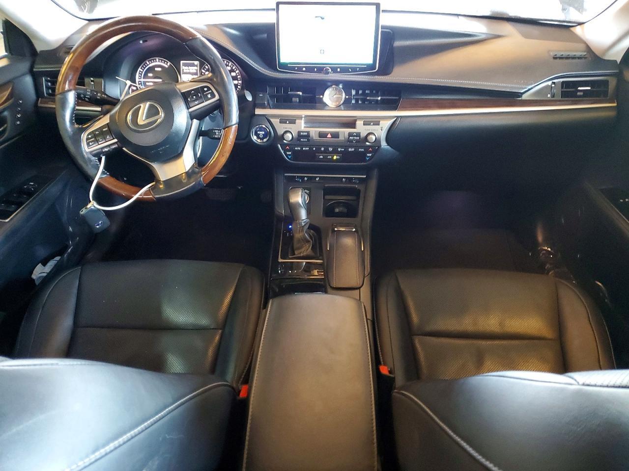 2016 LEXUS ES 300H