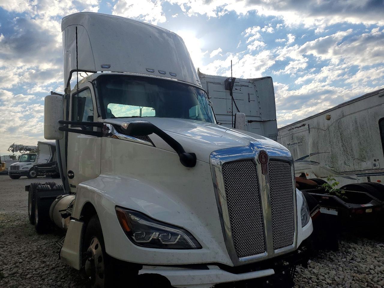 2022 KENWORTH T680
