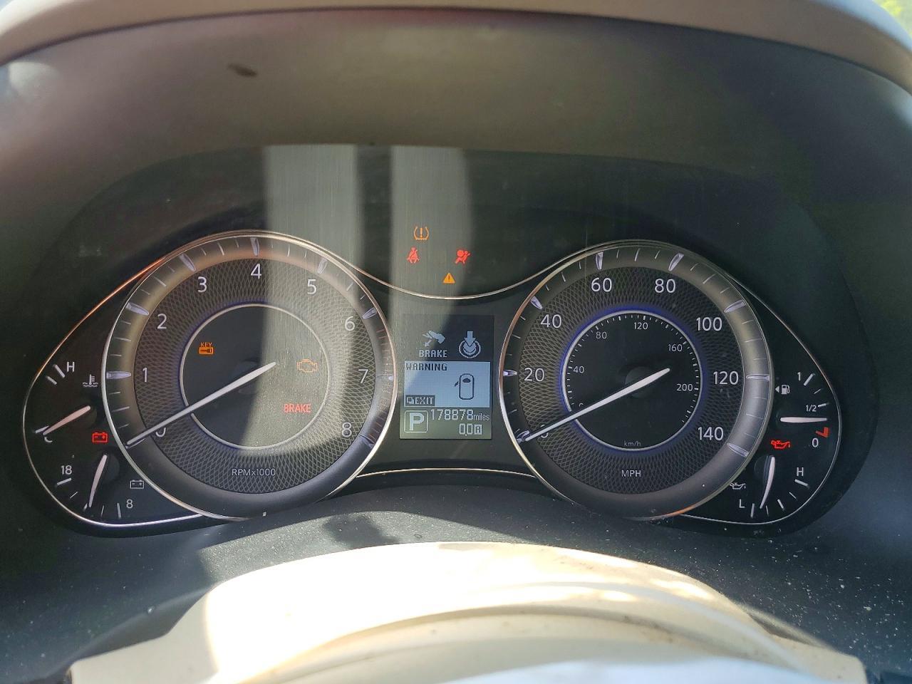2016 INFINITI QX80