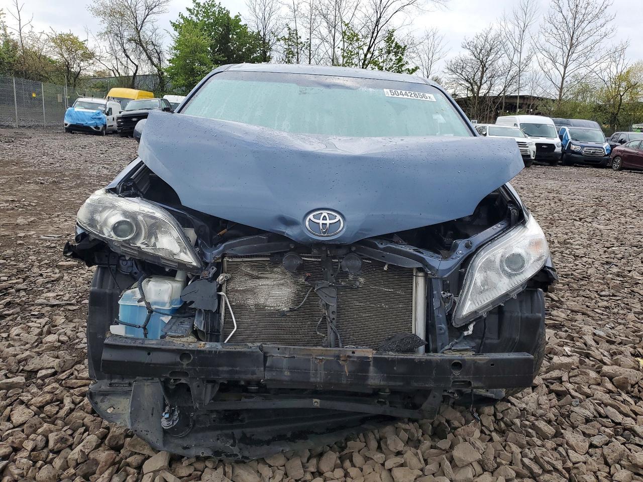 2014 TOYOTA SIENNA