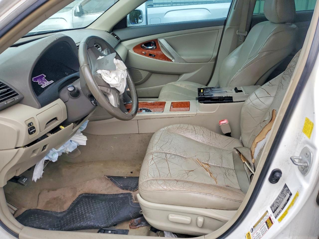2011 TOYOTA CAMRY