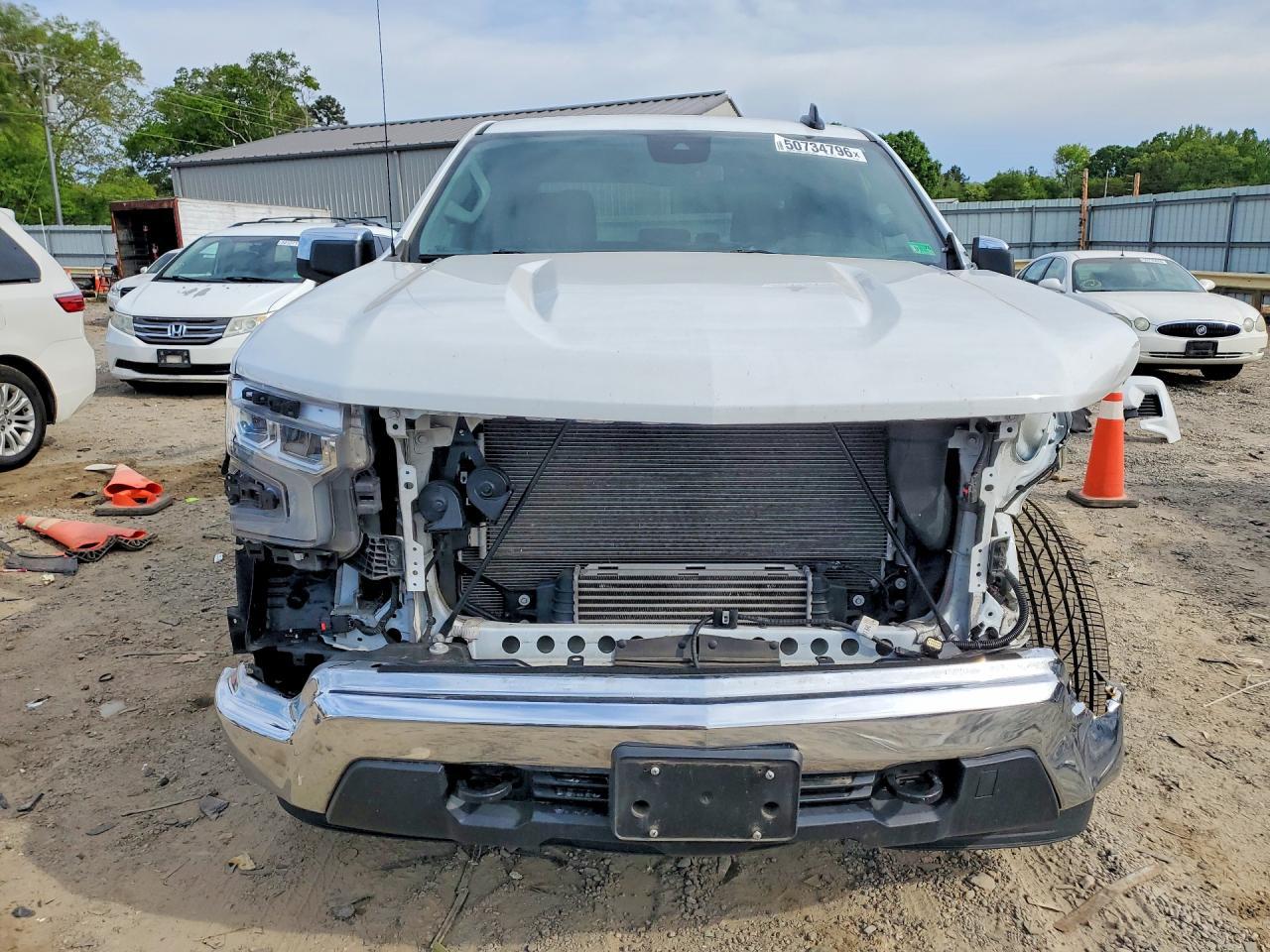 2024 CHEVROLET Silverado