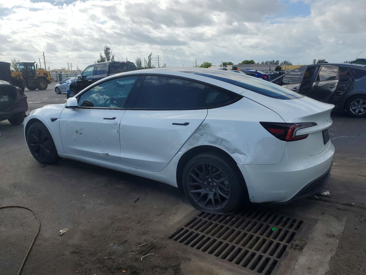 2025 TESLA MODEL 3