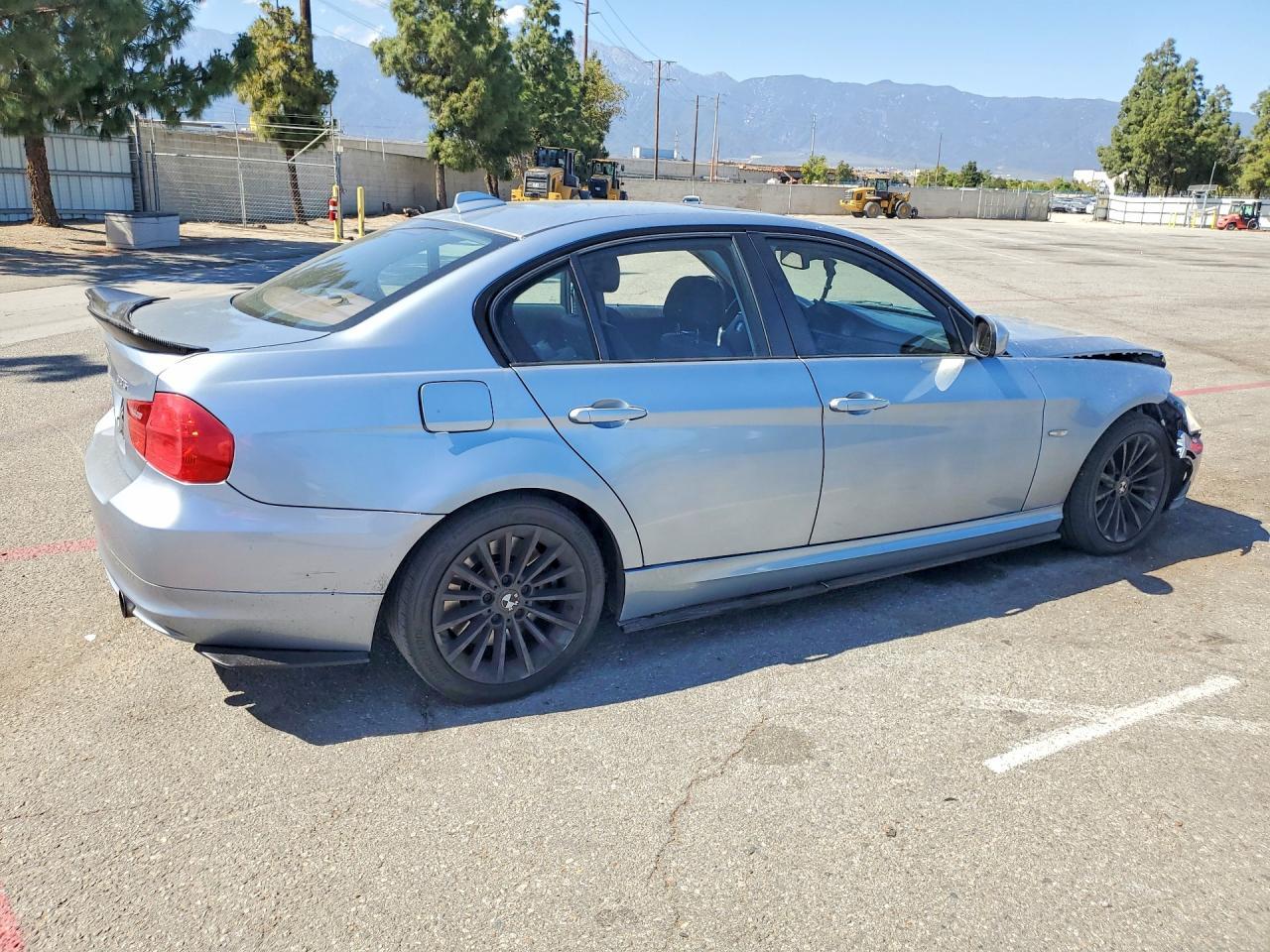 2011 BMW 3 SERIES