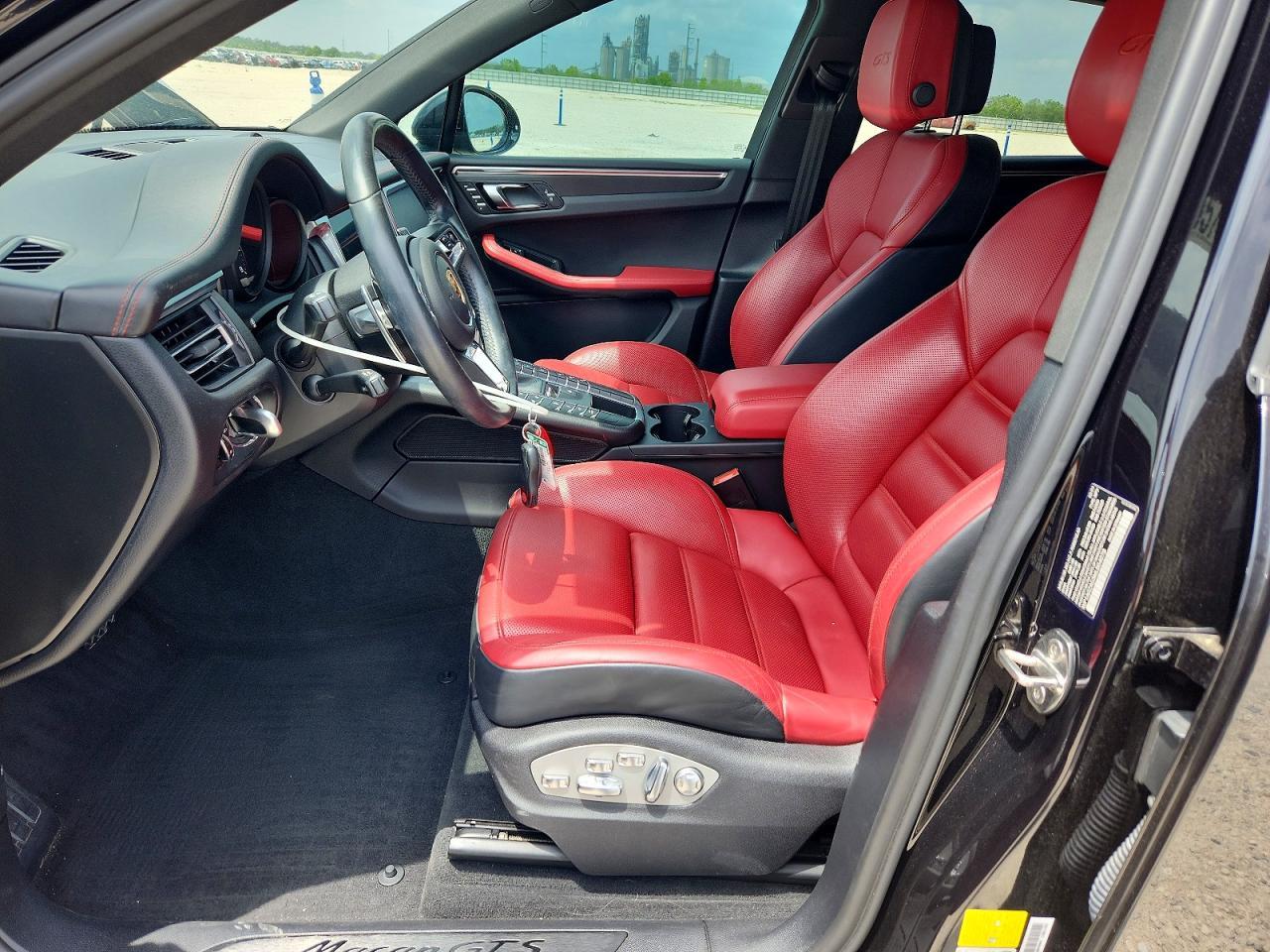 2021 PORSCHE Macan